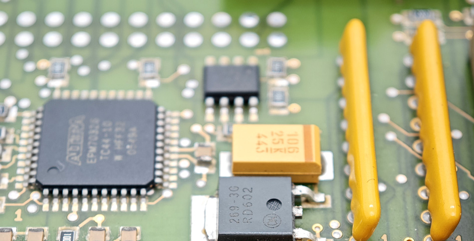 پی سی بی اے فیکٹری کے کثیر القومی اور چھوٹے بیچ پروڈکشن موڈ پر تبادلہ خیال