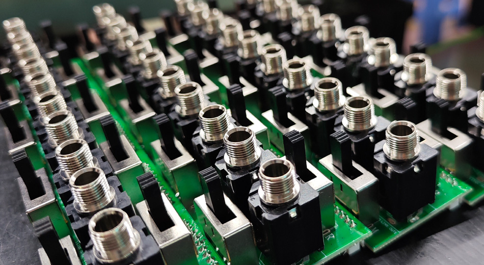 پی سی بی اے فیکٹری کس طرح صارفین کی اطمینان کے انتظام کے ذریعہ خدمت کے معیار کو بہتر بنا سکتی ہیں