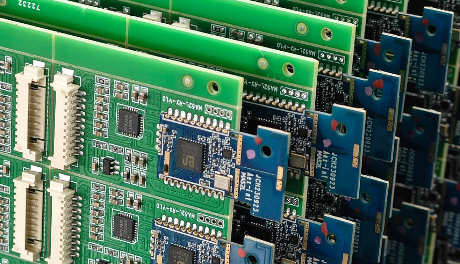 کس طرح پی سی بی اے فیکٹریاں توانائی کے انتظام کے ذریعہ پیداواری لاگت کو کم کرتی ہیں