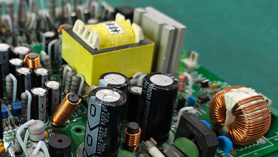 پی سی بی اے فیکٹری خودکار پیداوار کے ذریعے اخراجات کو کیسے کم کرسکتی ہیں؟