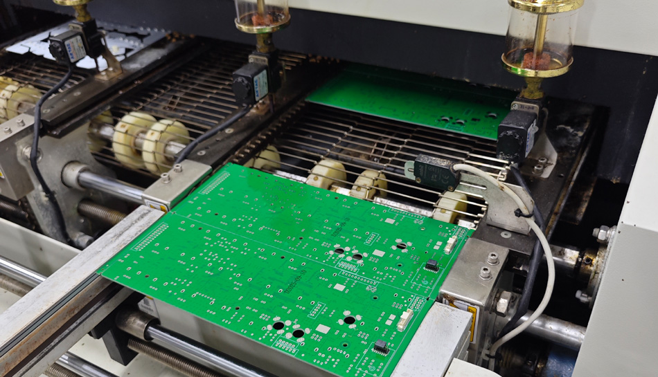 پی سی بی اے فیکٹریوں کی پائیداری کی حکمت عملی صنعت کے نقطہ نظر کو کس طرح متاثر کرتی ہے؟