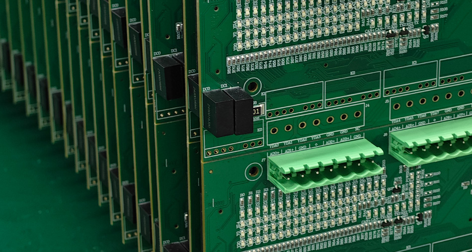 پی سی بی اے مینوفیکچرنگ میں لاگت اور معیار کے مابین جیت کیسے حاصل کریں؟